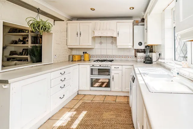 Hill Farm Road, Taplow, SL6, photo 2