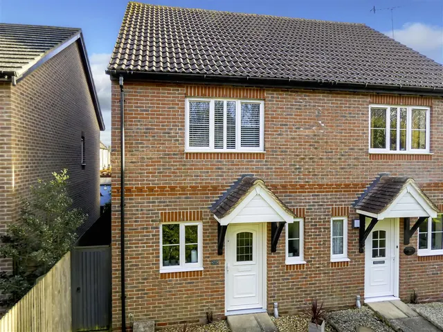 Watersmead Drive, Littlehampton, photo 1