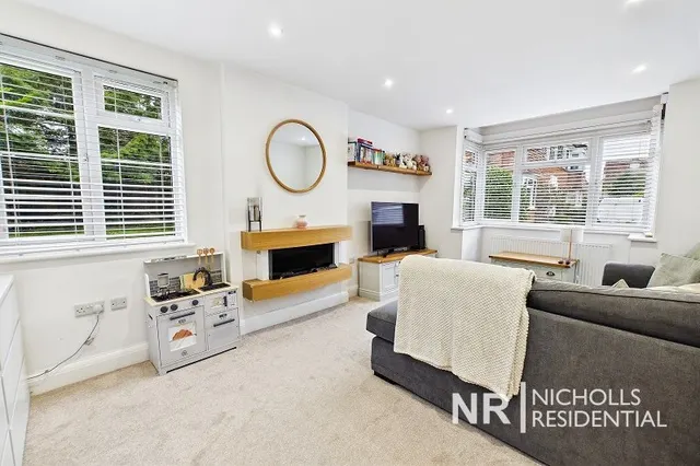 Hook Road, Surbiton, KT6, photo 3