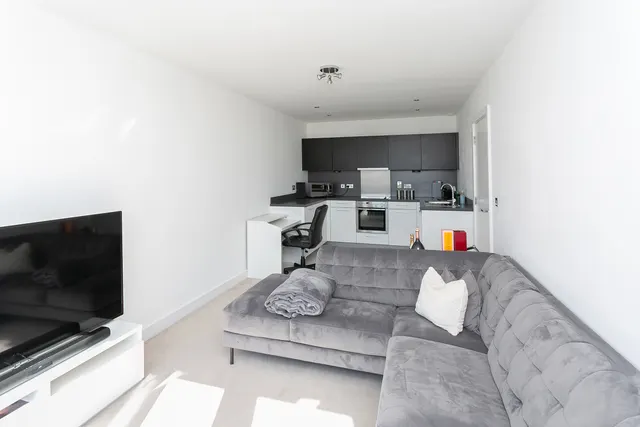 Photo 3 — 28 K D Tower, Cotterells, Hemel Hempstead