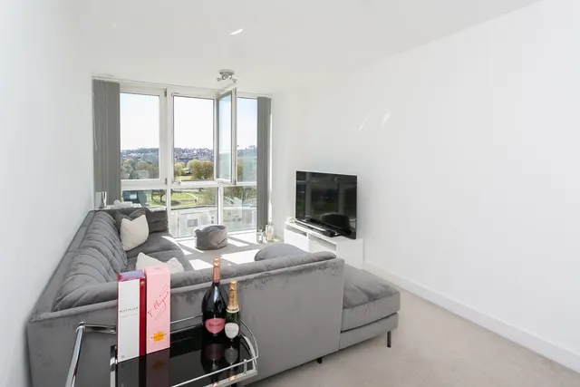 28 K D Tower, Cotterells, Hemel Hempstead, photo 1