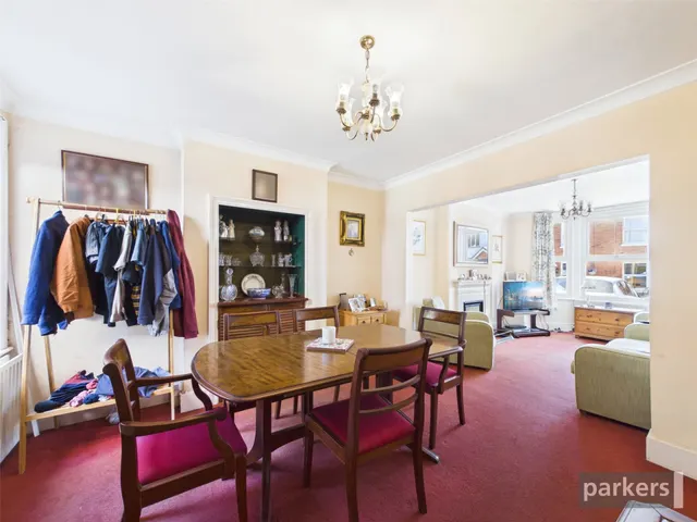 Howard Road, Wokingham, RG40, photo 3