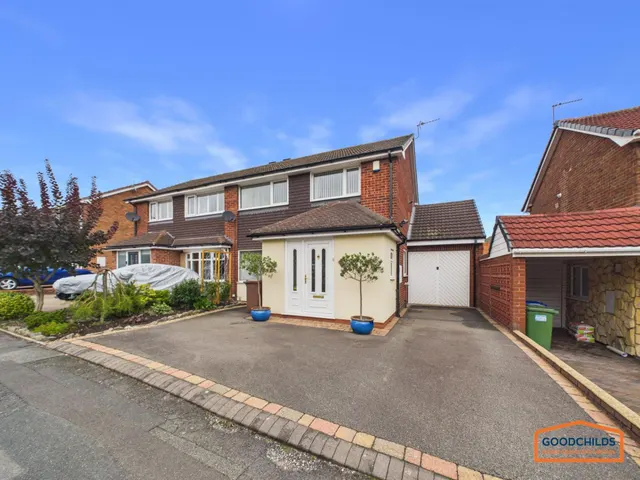 Norton Grange, Norton Canes, WS11, photo 2