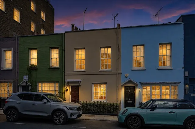 Uxbridge Street, Kensington, London, W8, photo 1