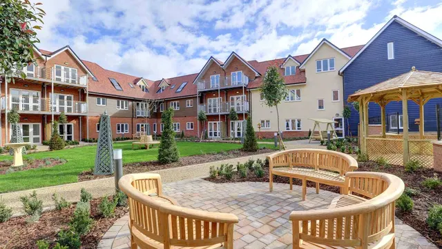Redfields Lane, Church Crookham, Fleet, Hampshire, GU52 0AE, photo 1