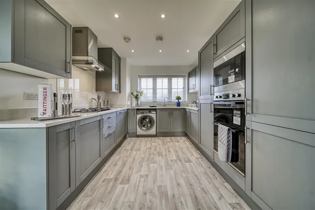 Photo 3 — Maddoxford Gardens, Boorley Green