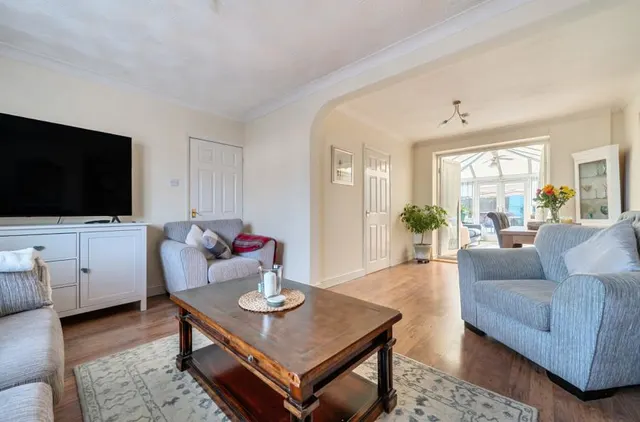 Moreton Way, Slough, SL1, photo 3