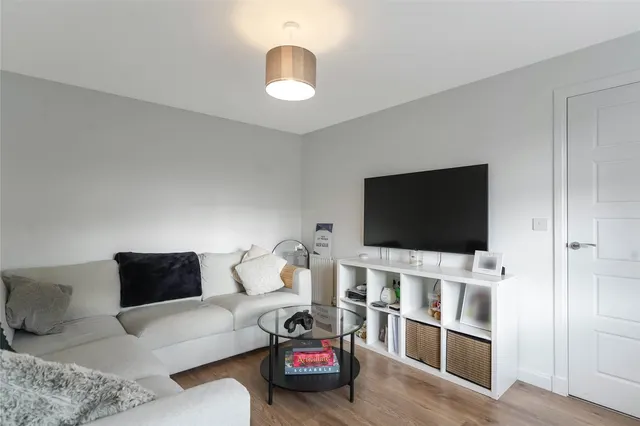 Photo 3 — Riverway Place, Stirling, Stirlingshire, FK8