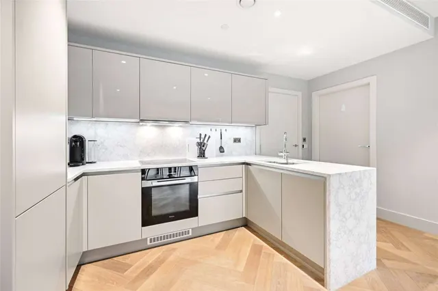 Photo 3 — Chimes Apartments, 99-105 Horseferry Road, Westminster, London, SW1P 2DX