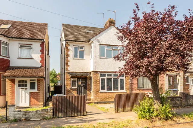 109 Grasmere Avenue, Wembley, photo 1