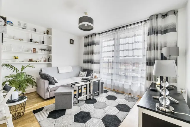 Flat 12, Solar House, 37 Station Road, London, photo 1
