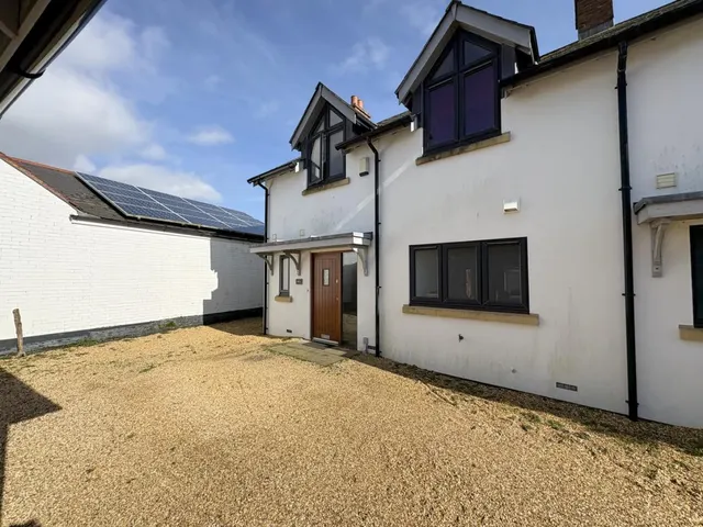 Lake Road, BH15, photo 3