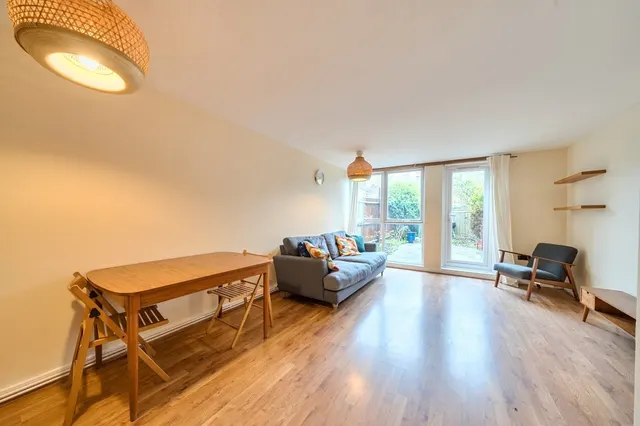 Walnut Tree Road, SE10, photo 1