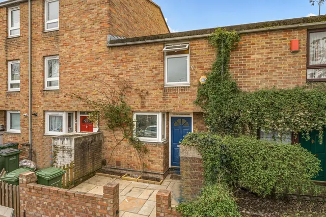 Photo 2 — Walnut Tree Road, SE10