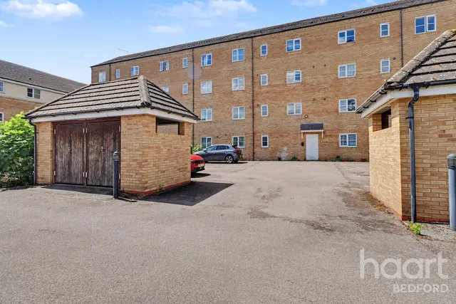 Crowe Road, Bedford, MK40, photo 2