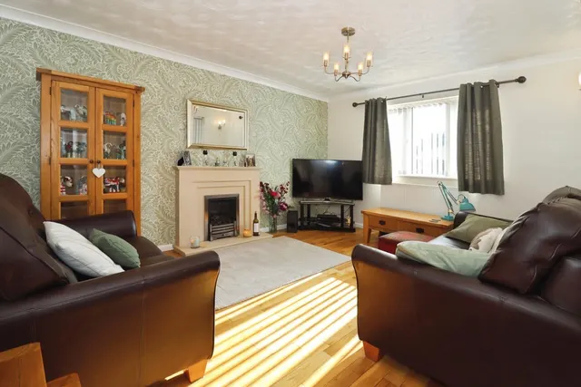 Photo 3 — Dewfalls Drive, Bradley Stoke, Bristol, Gloucestershire, BS32