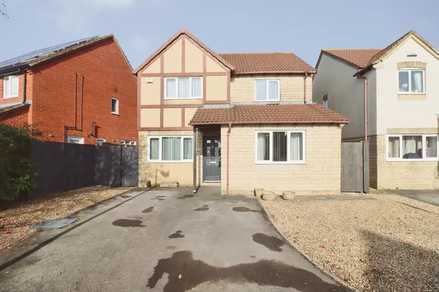 Dewfalls Drive, Bradley Stoke, Bristol, Gloucestershire, BS32, photo 1