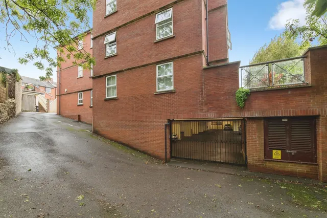 West Street, Axminster, EX13, photo 2