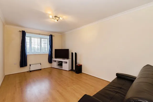 Photo 2 — Conway Gardens, Grays, Essex, RM17