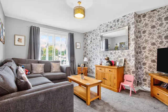 Photo 3 — Hawthorn Street, GLASGOW