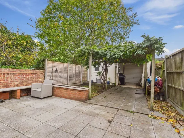 Glenfield Road, Ashford, TW15, photo 3