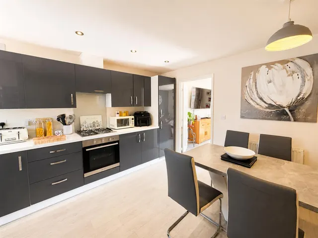 Piggott Avenue, Gedling, NG4, photo 2