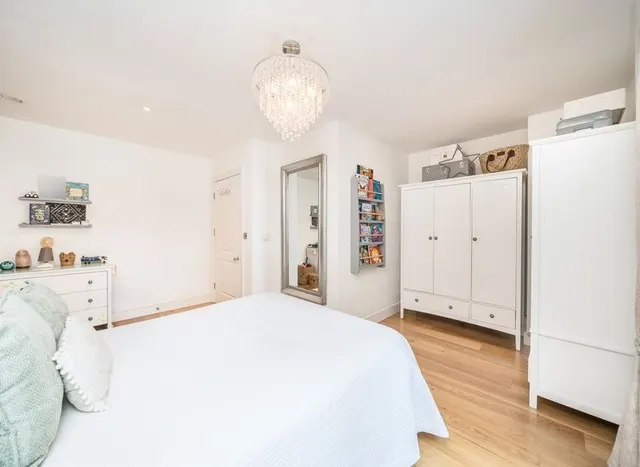 Photo 3 — Oakhill Road, Putney, SW15