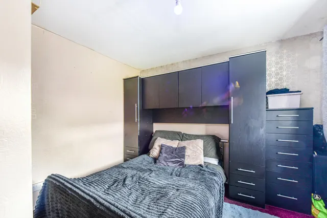 Tithe Barn Avenue, Sheffield, S13, photo 2
