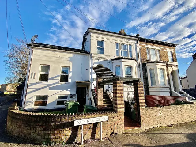 Photo 2 — South Birkbeck Road, Leytonstone, E11