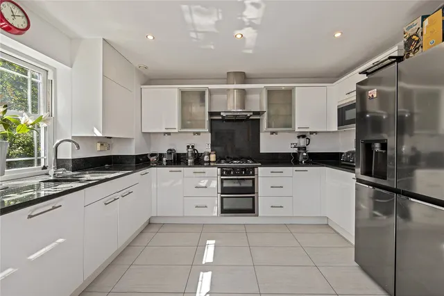 Barker Close, Kew, TW9, photo 3