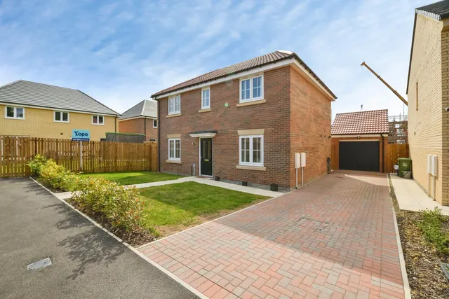 Crossthwaite Drive, Stockton-on-tees, TS16, photo 1