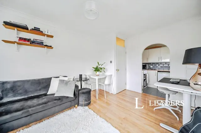 Chelveston Crescent, Southampton, SO16, photo 3