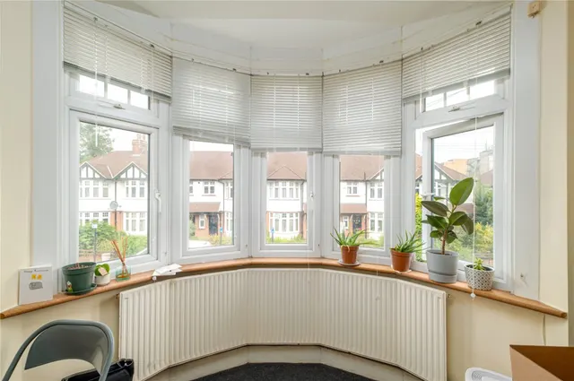 Warlters Close, Holloway, N7, photo 3