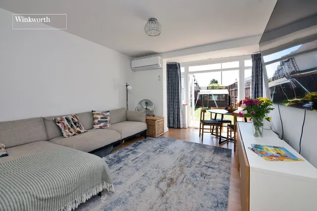 Abbotts Road, Cheam, Sutton, SM3, photo 1