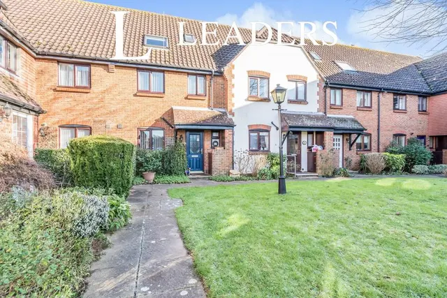 Bishopsgate Walk, Chichester, PO19, photo 1
