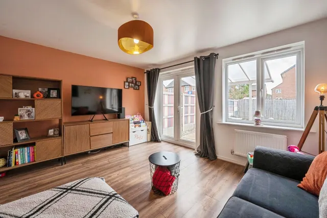 High Hazel Grove, Doncaster, DN7, photo 3