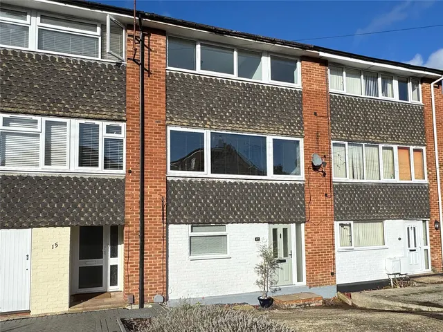 Ringwood Road, Farnborough, Hampshire, GU14 8BG, photo 1