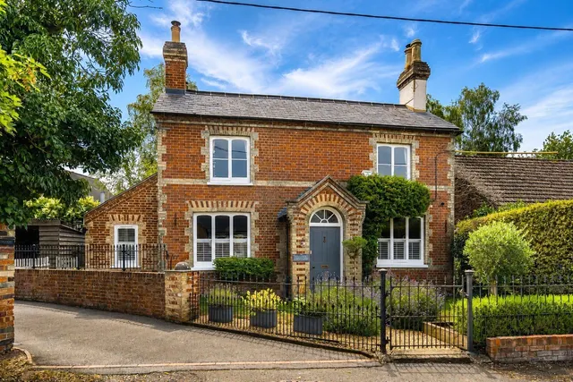 The Green, Aston Rowant, OX49, photo 1