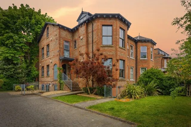 High Lane, Chorlton, Manchester, M21, photo 1