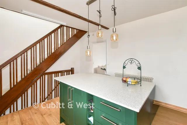 London Road, East Grinstead, RH19, photo 1