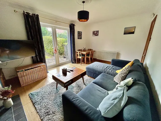 Bucklow Drive, Manchester, photo 2