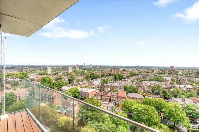 Newnton Close, Woodberry Down, N4, photo 2
