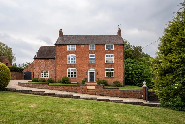 Shenstone, Kidderminster, DY10, photo 1