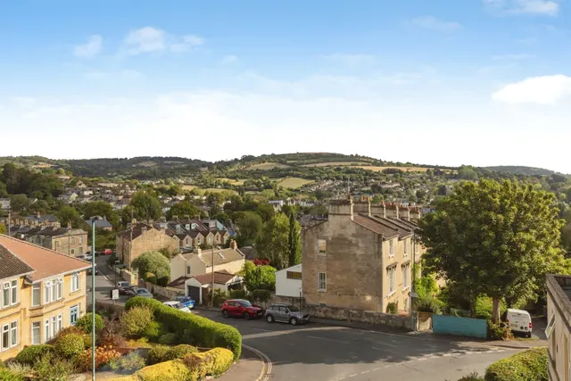 Photo 3 — Eastbourne Avenue, Bath