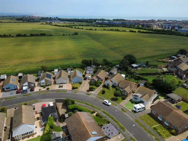 Tolkien Road, Eastbourne, BN23, photo 1