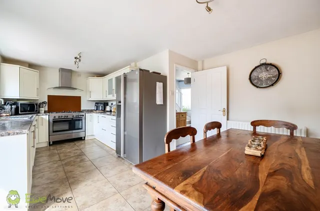 Springfield Road, Pamber Heath, RG26, photo 2