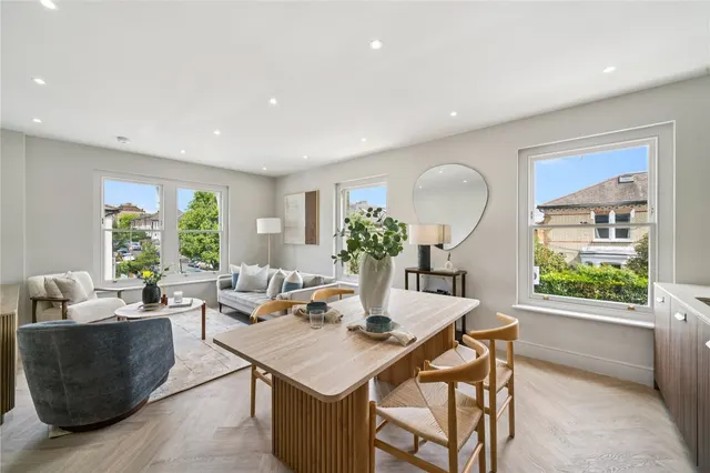 Ramsden Road, London, SW12, photo 1