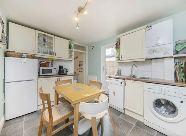 Hopton Road, Streatham, SW16, photo 2