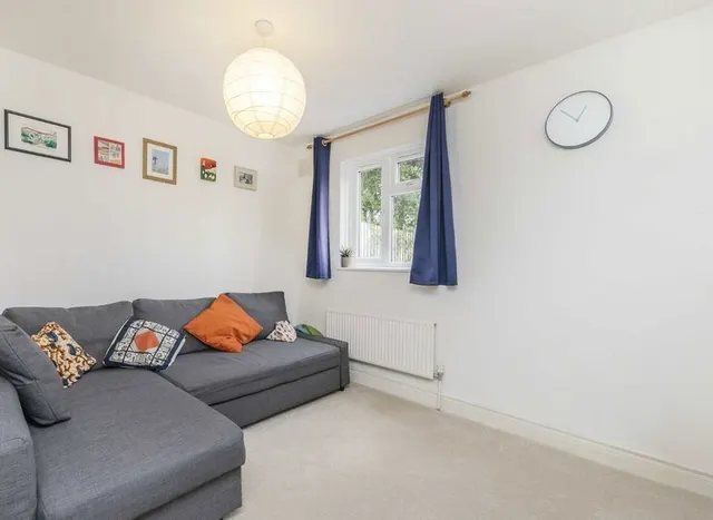 Hopton Road, Streatham, SW16, photo 3