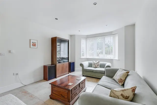 The Close, Chilwell, NG9, photo 2